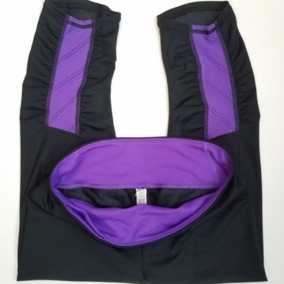 Under Armour Black HeatGear ArmourVent Capri Size Small - Picture 5 of 9